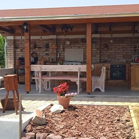 Gyoengyvirag Apartman Кестхей Экстерьер фото