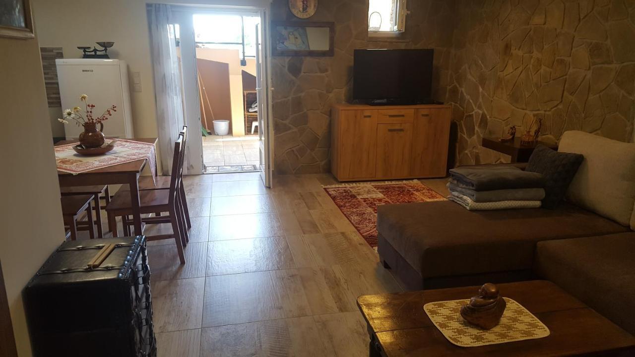 Gyoengyvirag Apartman Кестхей Экстерьер фото